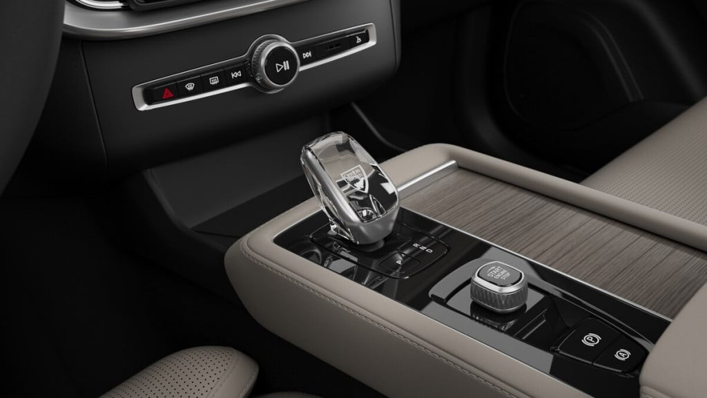 Volvo XC90 t8 awd ultra bright plug-in hybrid