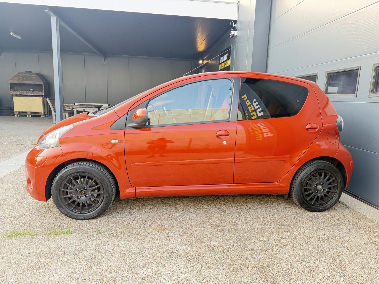Toyota Aygo 1.0 12V Vvt-i 5DRS 2012 Dynamic Orange Airco Apk