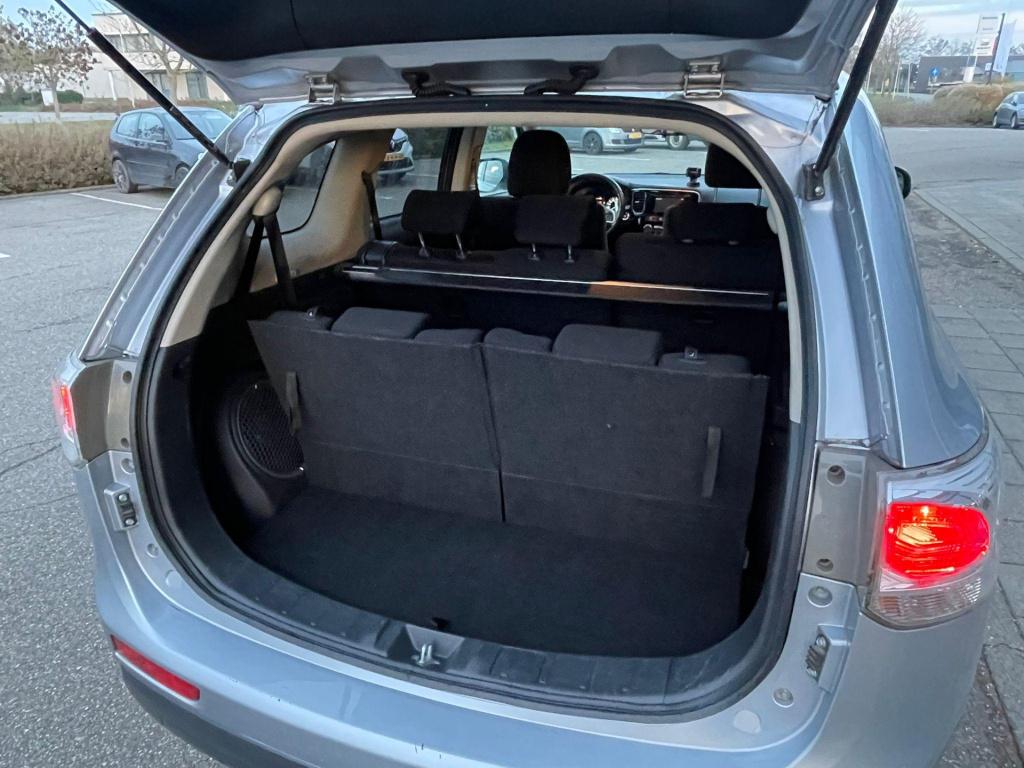 Mitsubishi Outlander 2.0 intense+ automaat|7zits