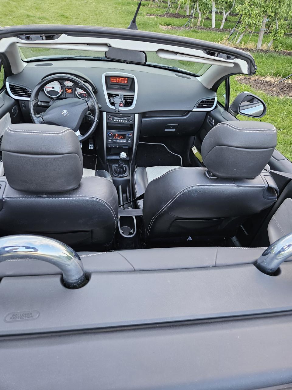 Mooie Peugeot 207cc Cabrio