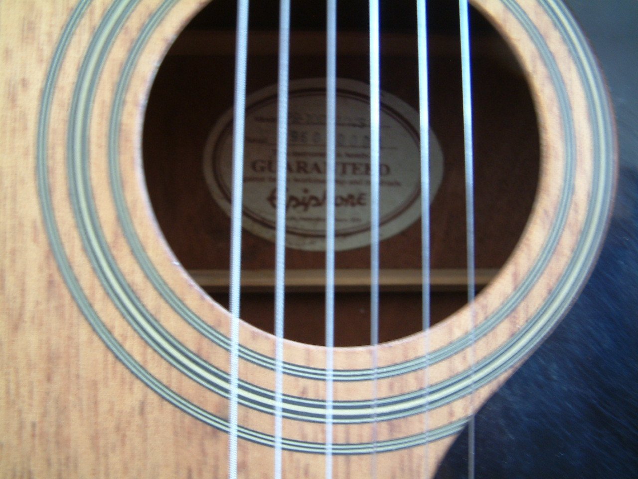 Epiphone western gitaar 1997  goede klank  incl draagriem