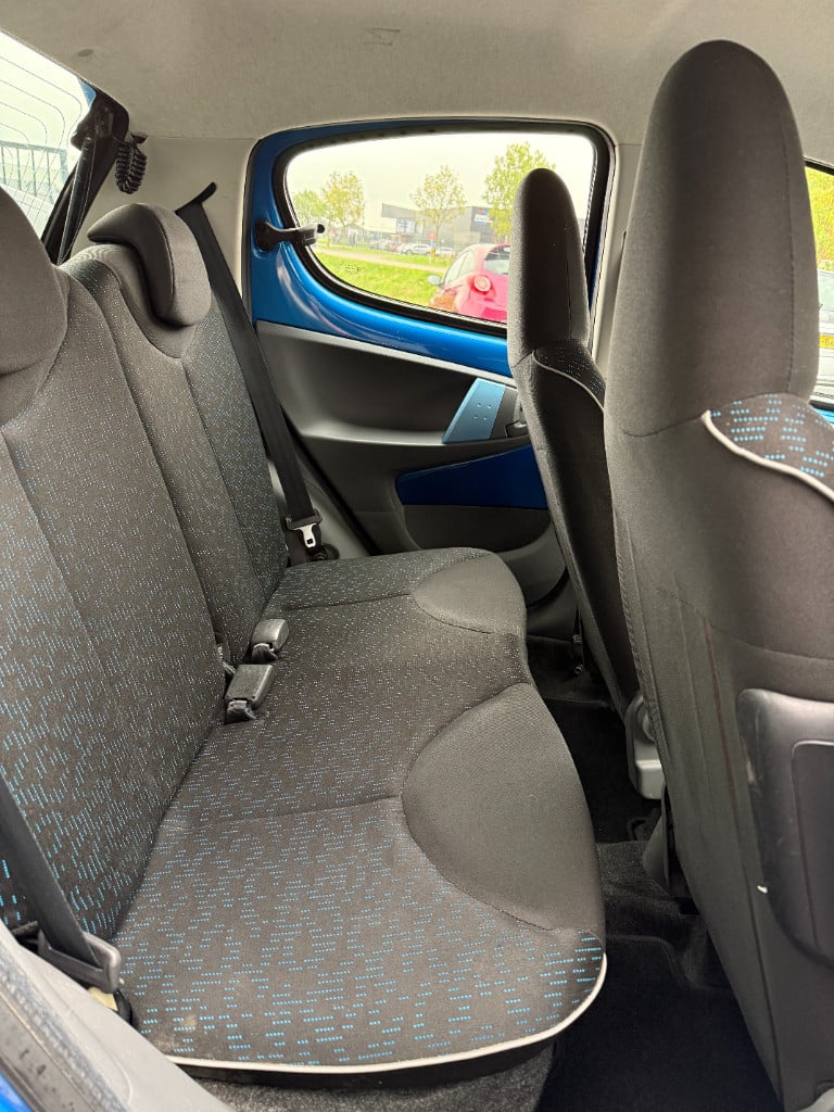 Peugeot 107 1.0 - urban move - airco - 5drs