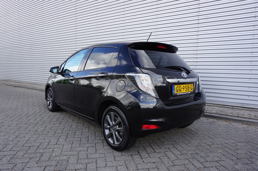 Toyota Yaris 1.5 full hybrid dynamic airco / camera / elektr. ramen / lm ve