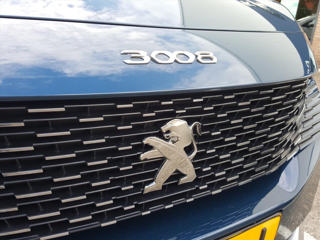 Peugeot 3008 1.6 plug-in hybrid 225pk allure pack business automaat navigat