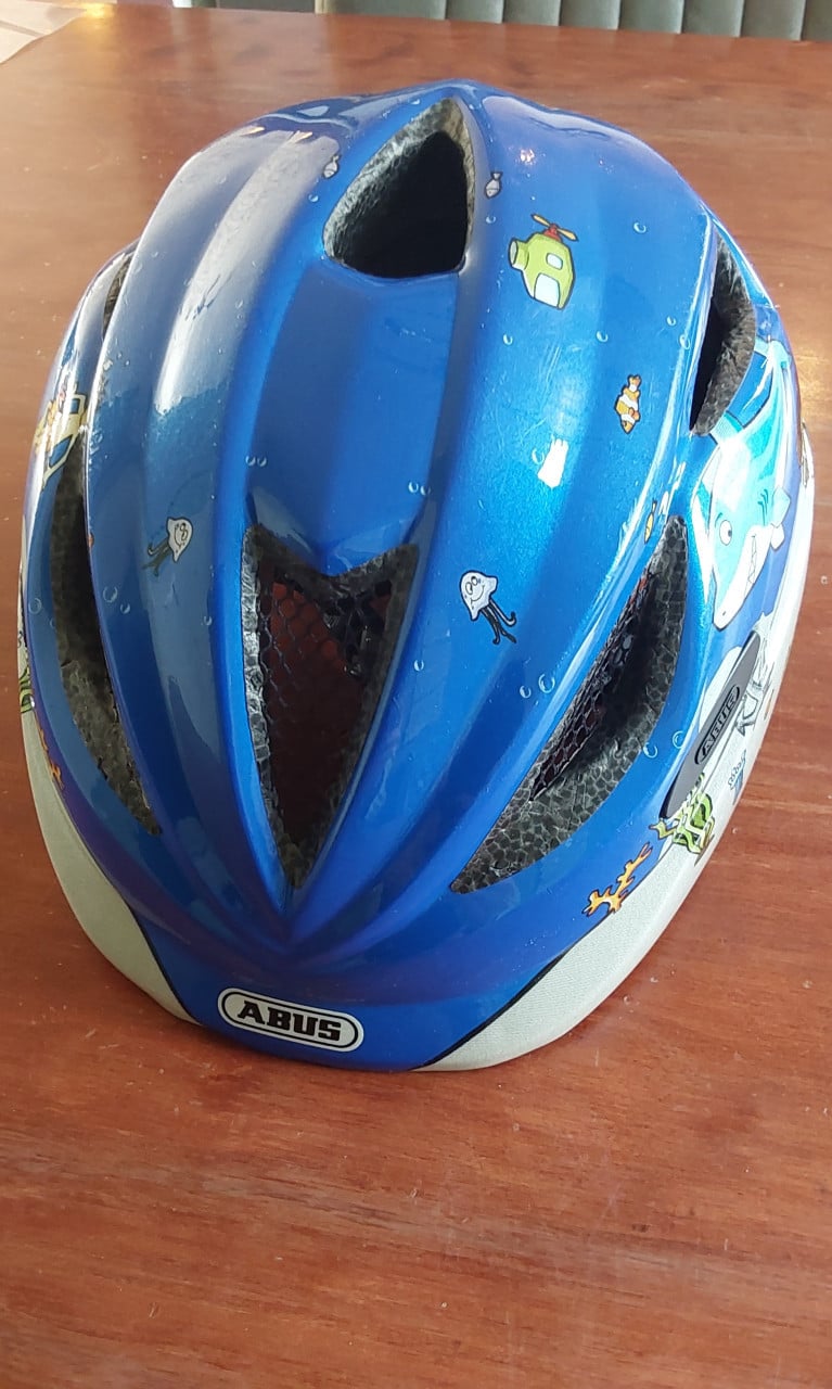 Abus fietshelm voor hoofdomtrek 46-52 cm. (s)