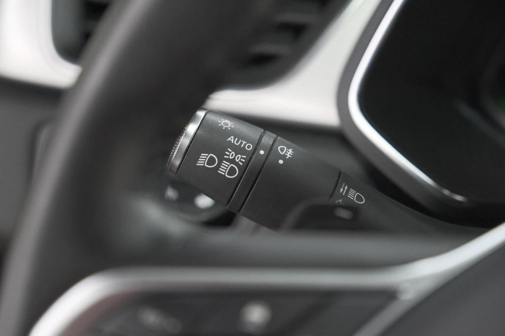 Renault Captur tce 130 edc intens | trekhaak | adaptieve cruise control | c
