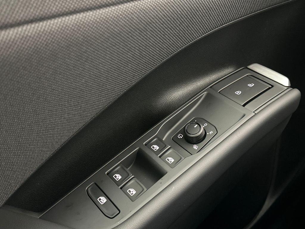 Volkswagen T-roc 1.5 etsi life first edition