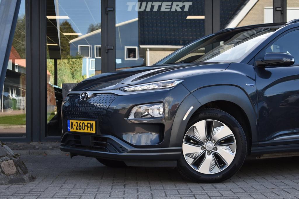 Hyundai Kona ev comfort 64 kwh soh 99% | nap | camera | apple carplay | and