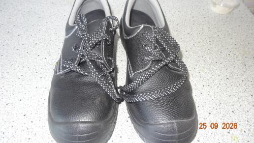 NIEUW werkschoenen maat 43