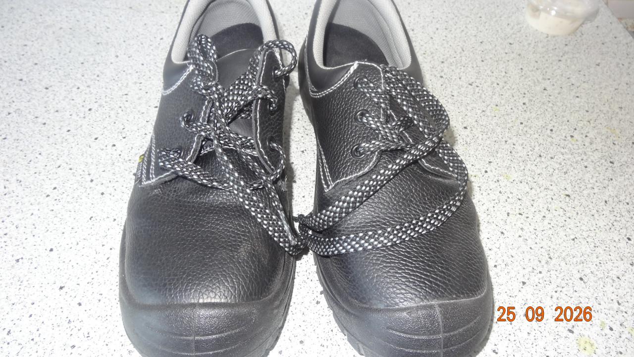 NIEUW werkschoenen maat 43