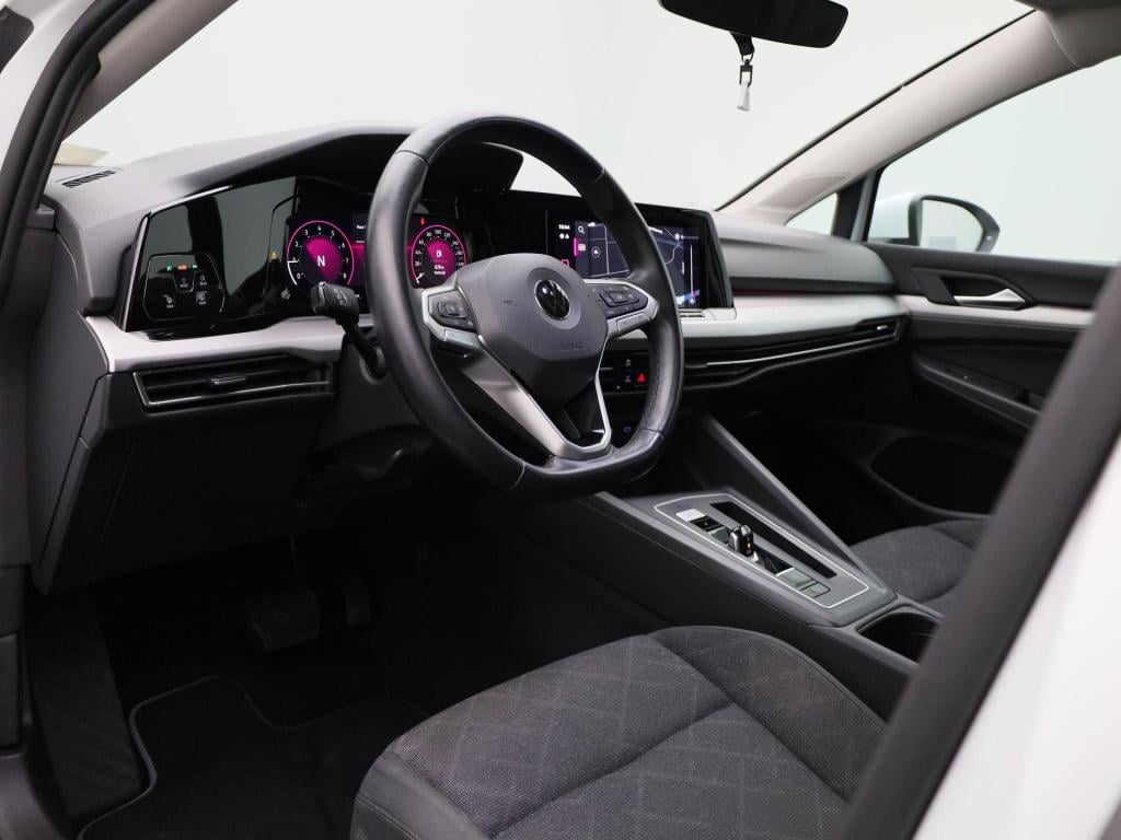 Volkswagen Golf 1.0 etsi life | automaat | stoel - stuur verwarming | navig