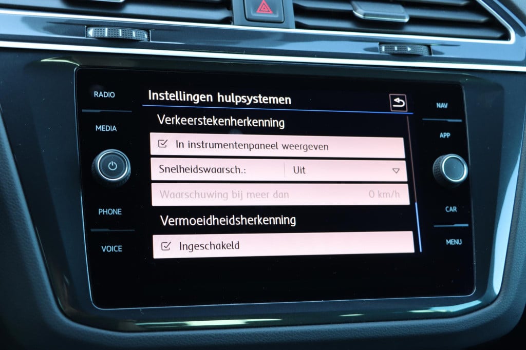 Volkswagen Tiguan 1.5 tsi comfortline business r-line 150pk dsg7