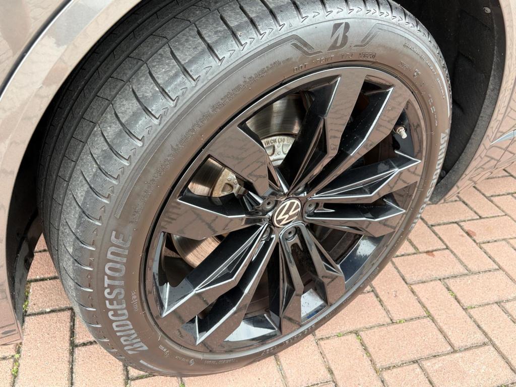 Volkswagen Touareg r 3.0 tsi ehybrid 462pk | luchtvering | pano | trekhaak