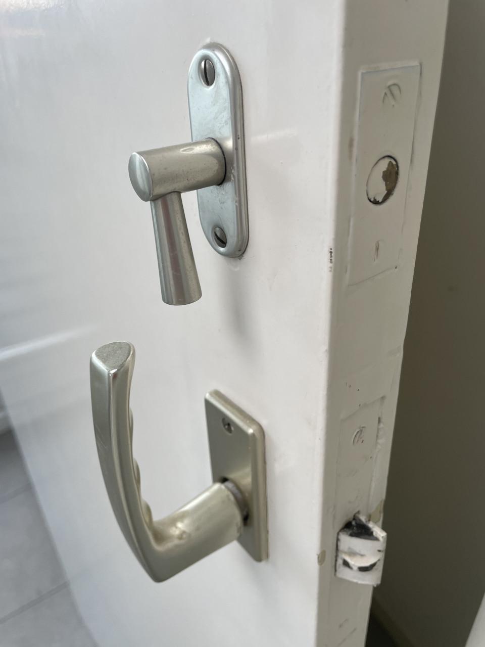 Op maat gemaakte badkamer deur