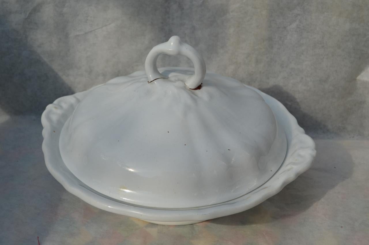 2 Aardewerk dekschalen Regout Maastricht