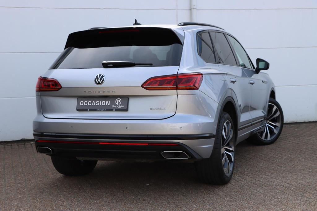 Volkswagen Touareg 3.0 tsi ehybrid 4motion elegance black style 367pk | soh