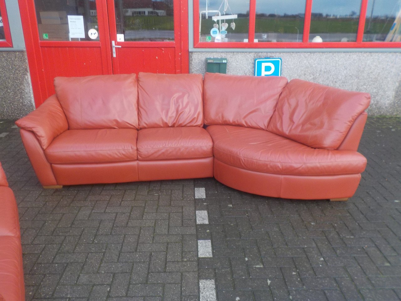Mooie kwaliteit leren hoekbank 300 x 145 cm + 2zits 170 cm in zeer goede st