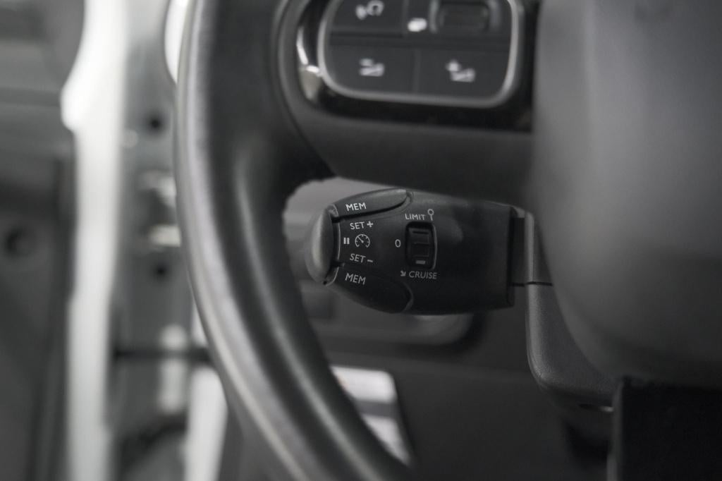 Citroen C3 puretech 82 shine | camera | parkeersensoren | navigatie | apple