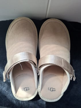 Ugg clogs