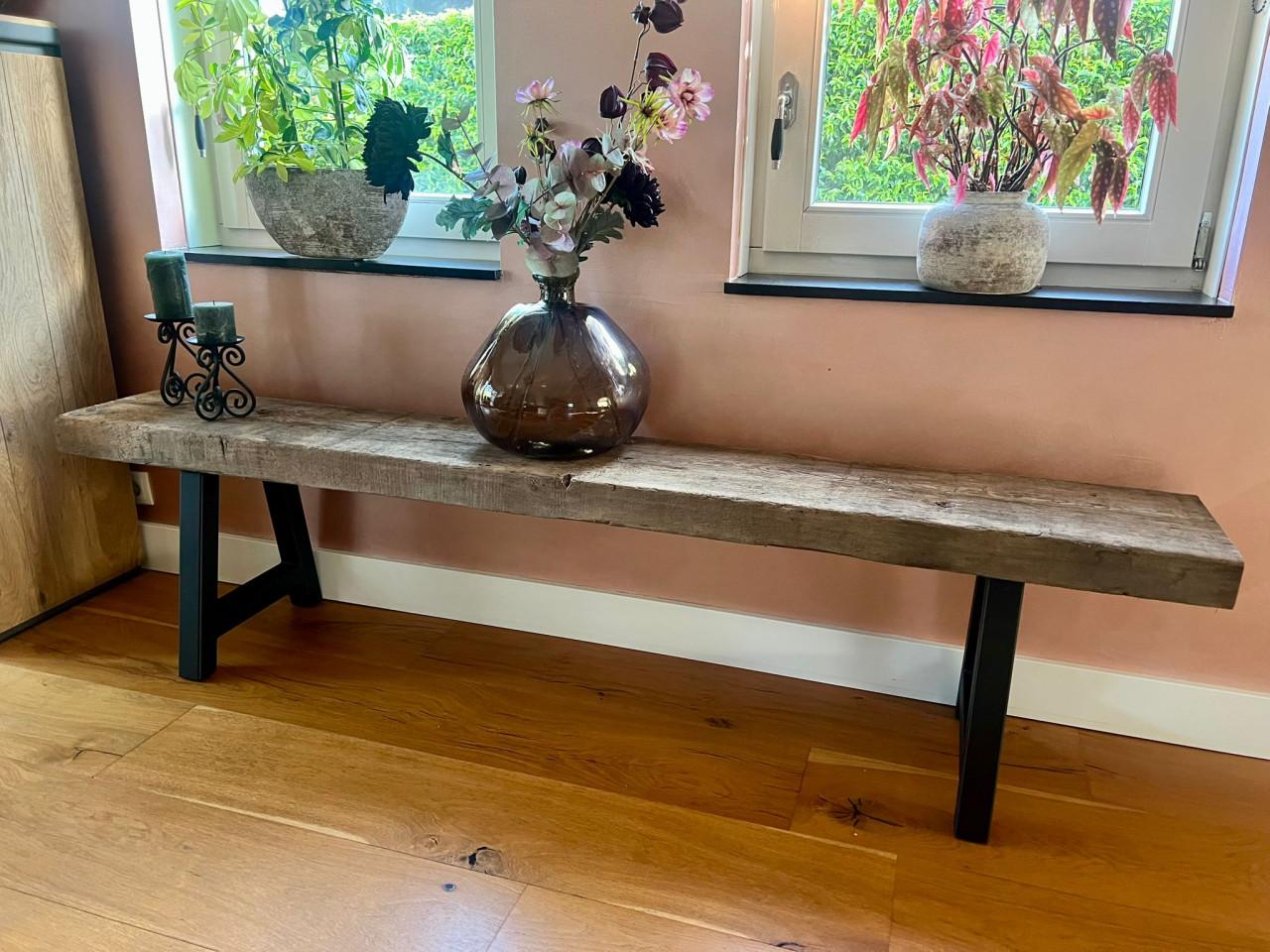 Kloosterhouten TV-/decoratiemeubel