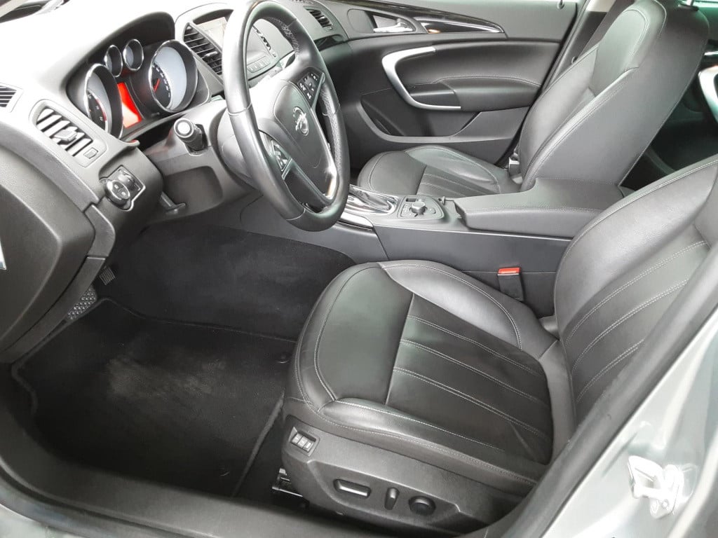Opel Insignia sports tourer 2.0 t cosmo