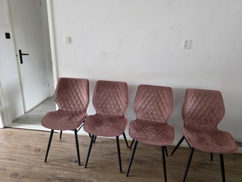 4 stuks roze stoelen eetkamer