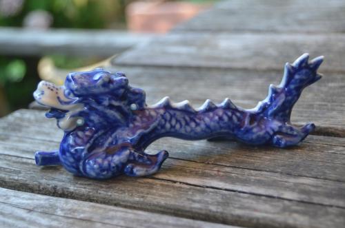 Beeldje van een Chinese draak in goede staat.