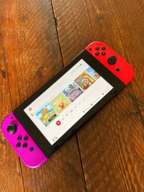 Nintendo Switch compleet met opberghoes
