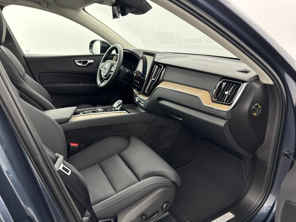 Volvo XC60 t6 398pk recharge ultra dark| adap.cruise| 360camera| pano