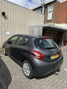 Peugeot 208 1.2 VTi Envy CarPlay/climate/phulp/trekhaak