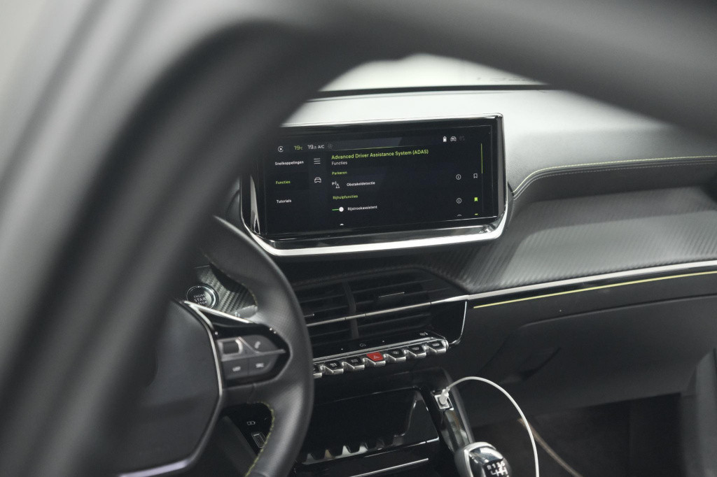 Peugeot 208 puretech 100 gt | camera | navigatie | apple carplay | parkeers