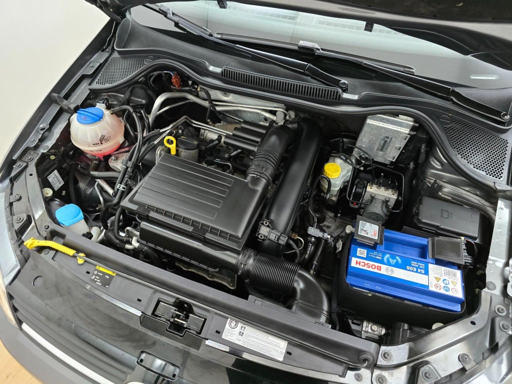 Volkswagen Polo occasion 1.2 tsi highline automaat met trekhaak en cruiseco