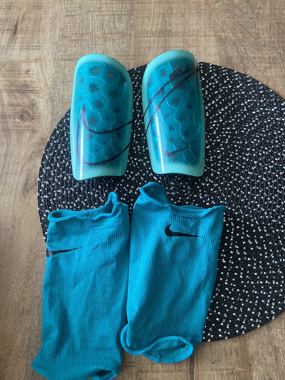 Scheenbeschermers Nike Mercurial