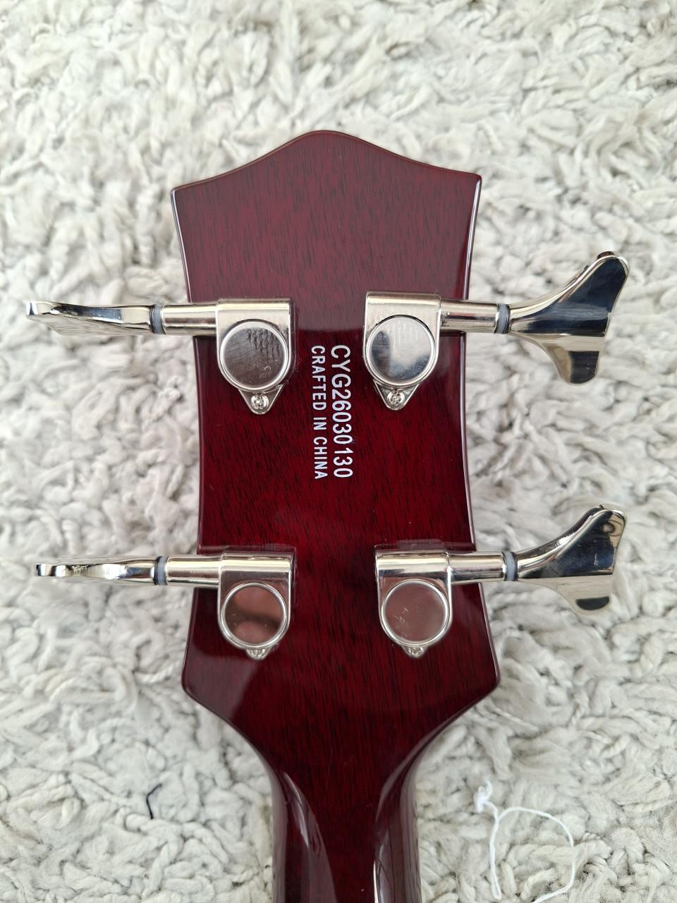 Gretsch Streamliner Jet Club Bass Walnut Stain met koffer z.g.a.n.