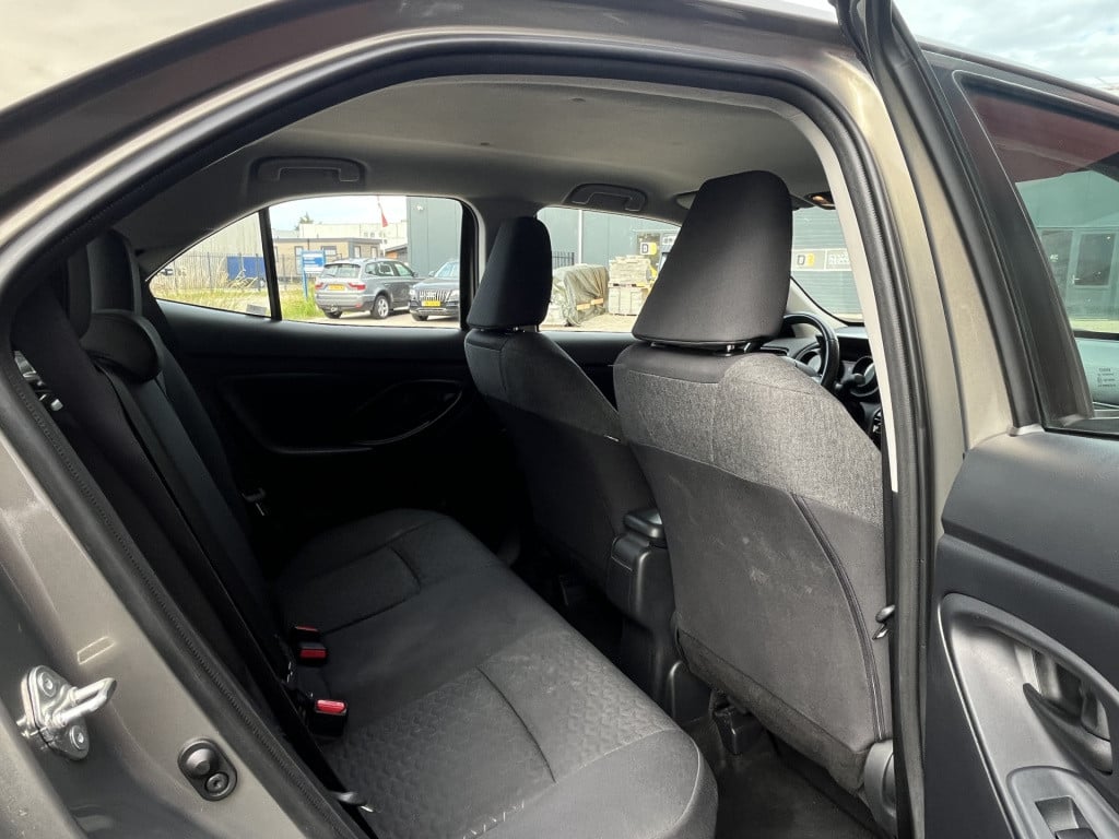 Toyota Yaris Cross 1.5 hybrid comfort | carplay | camera | acc | climate