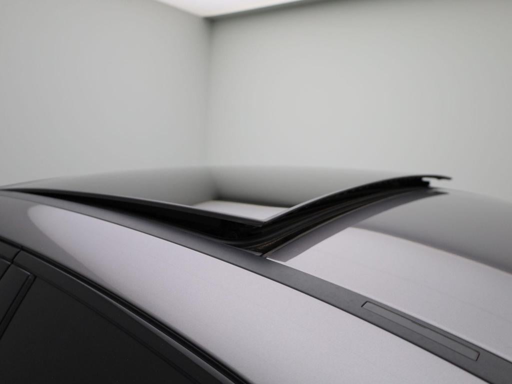 Mercedes-Benz A-Klasse limousine a 250 e amg line | automaat | panoramadak 