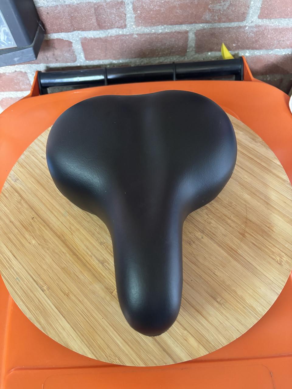 Te koop 3x fietszadels