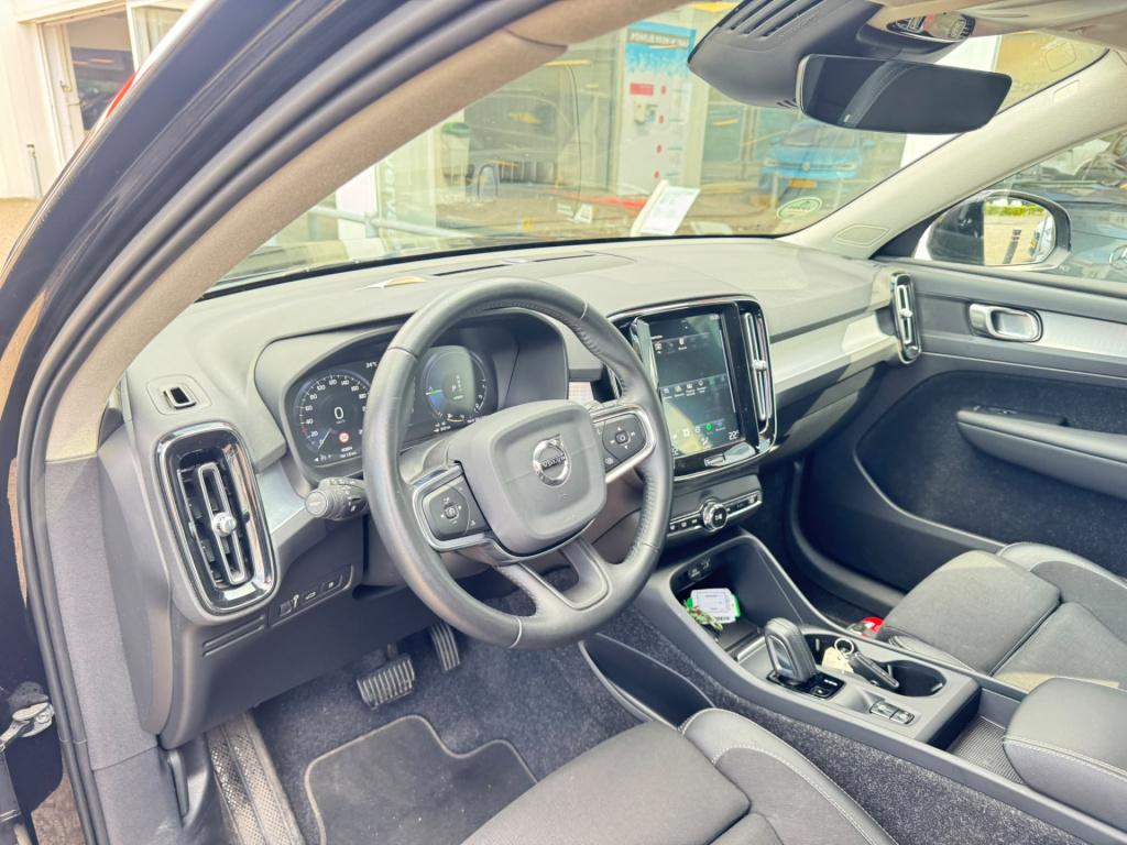 Volvo XC40 1.5 t5 twin engine momentum pro