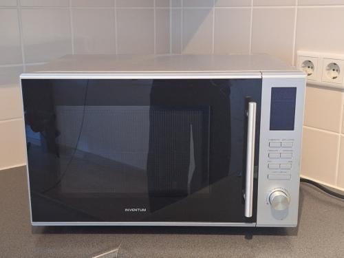 Grijze combimagnetron van Inventum, zo goed als nieuw!!