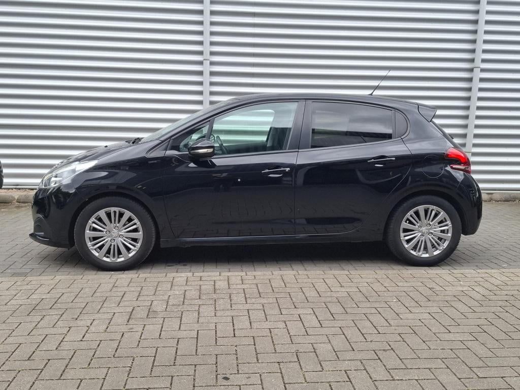 Peugeot 208 1.2 signature nav/airco/lmv/park
