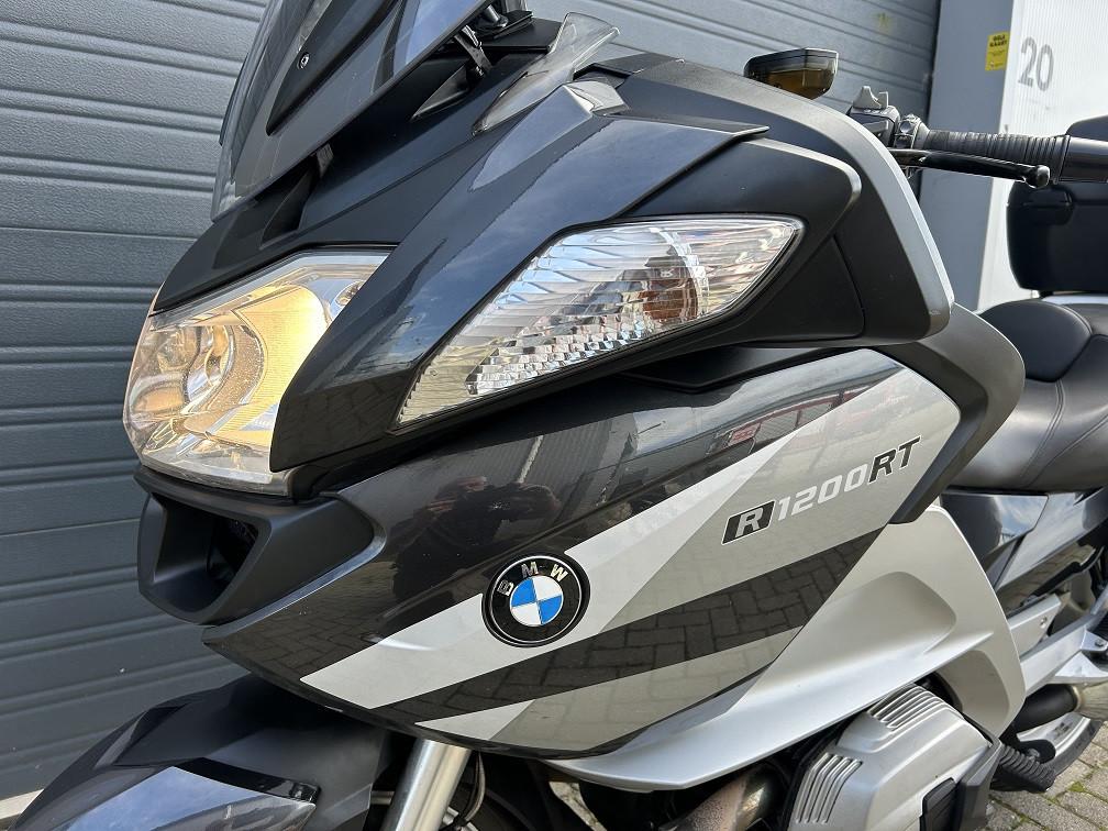 BMW R1200RT uit 2011, 250dkm, full-opt, volledige historie bekend €2500,-