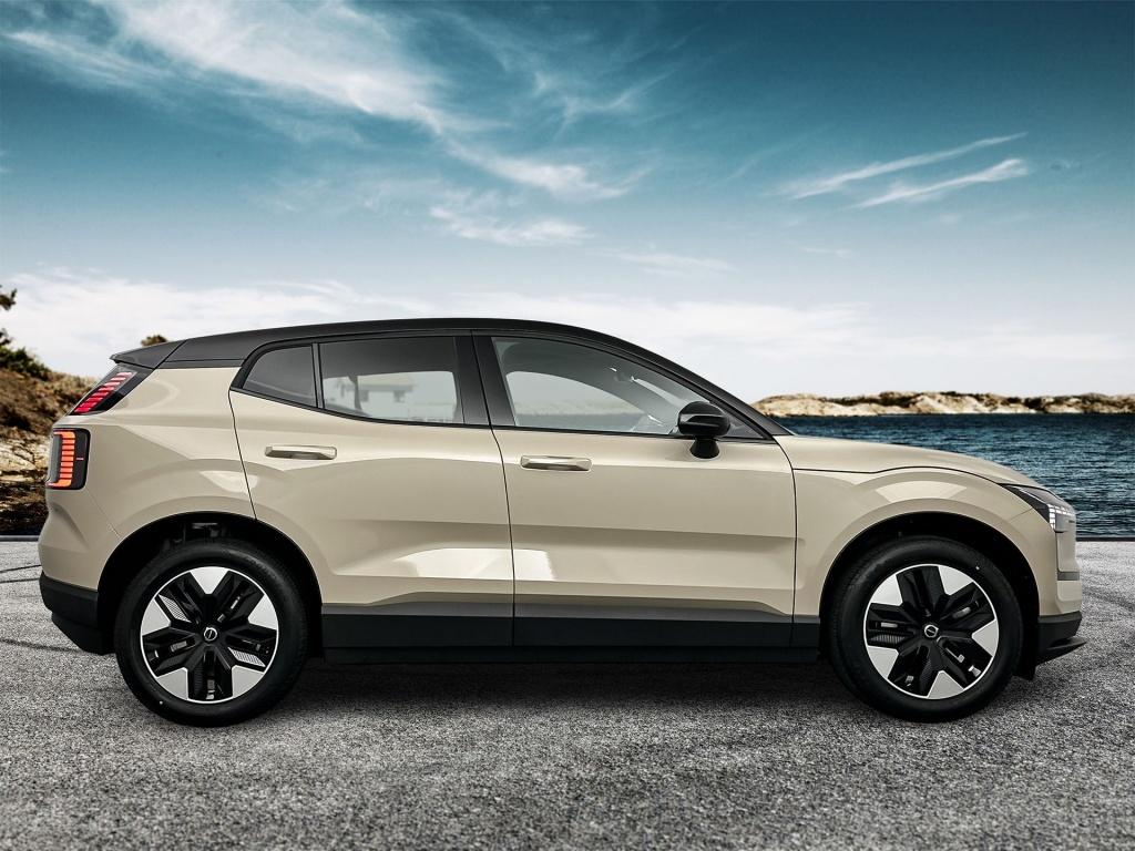 Volvo Ex30 p3 long range plus europa