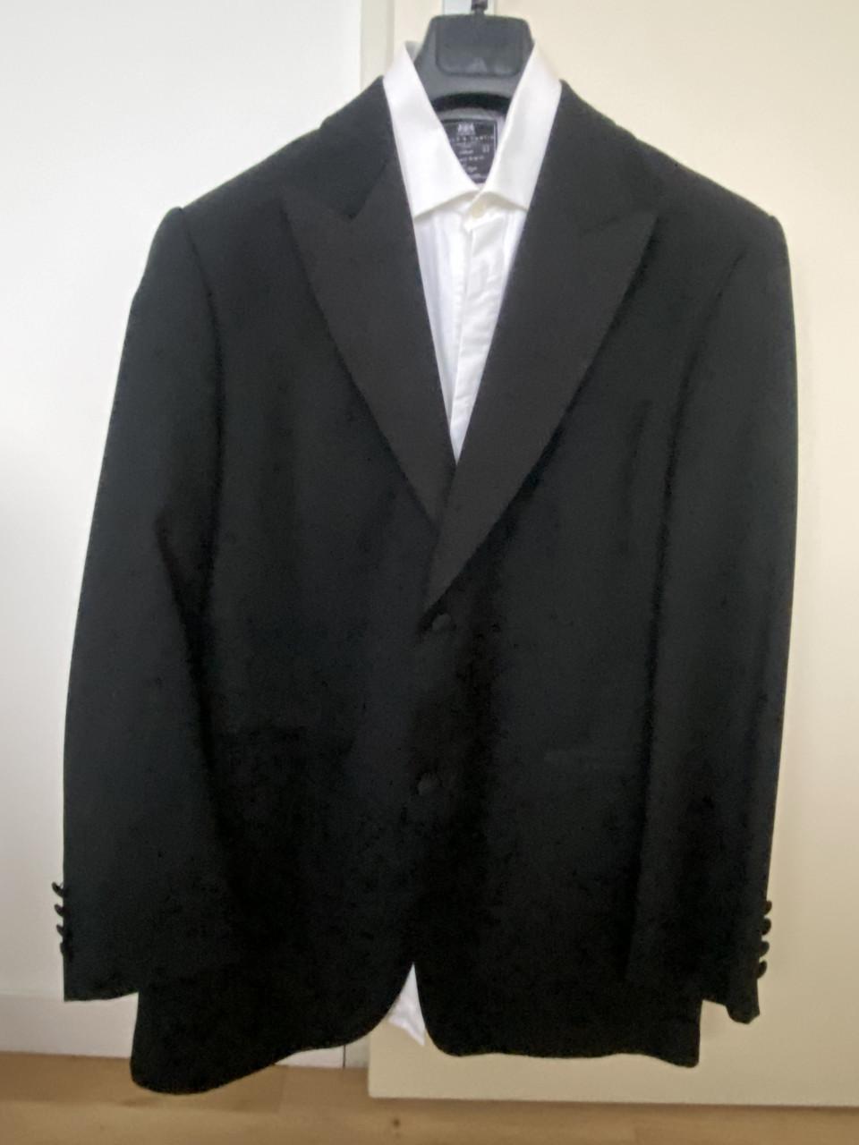 Smokingjasje Guy Laroche en dress shirt