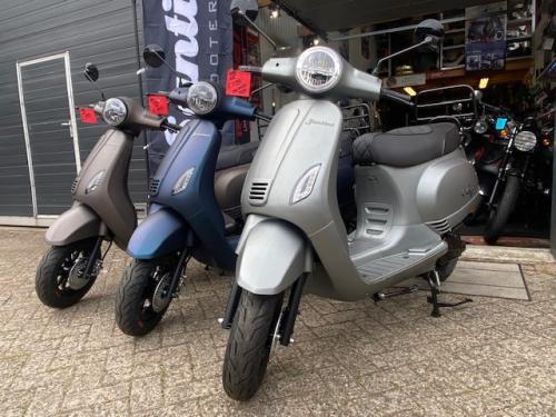 Direct leverbaar nieuwe Santini Capri Vespa scooters actie  1729 klaar
