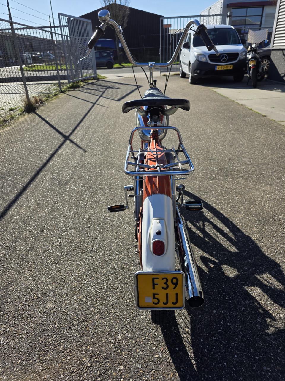 Zeermooie Puch MV 50 een mooie serviver