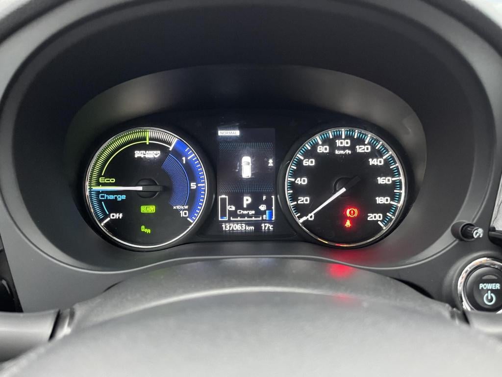 Mitsubishi Outlander 2.4 phev intense+ incl. trekhaak!