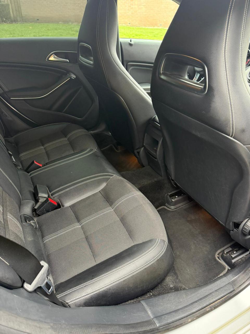 Mercedes-Benz CLA 180 Automaat Shooting Brake - 180 Business Solution AMG