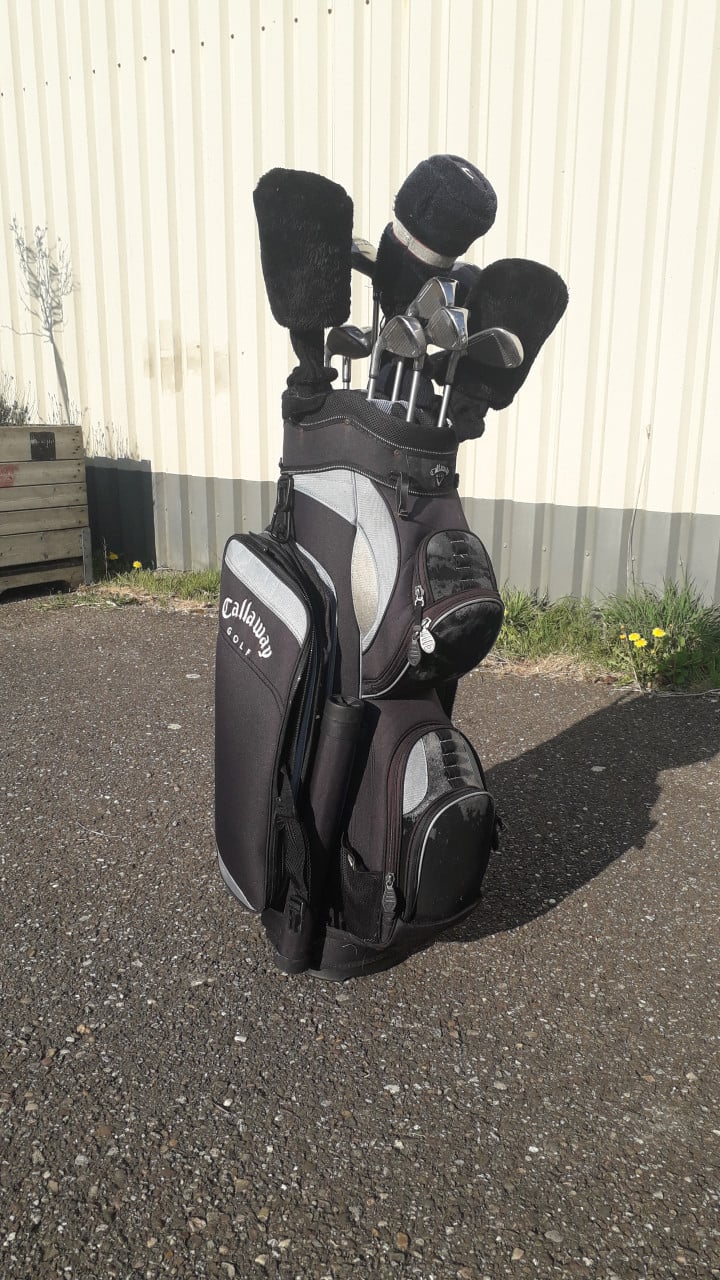 Mega sale: verschillende golfsets, golfschoenen en accessoires