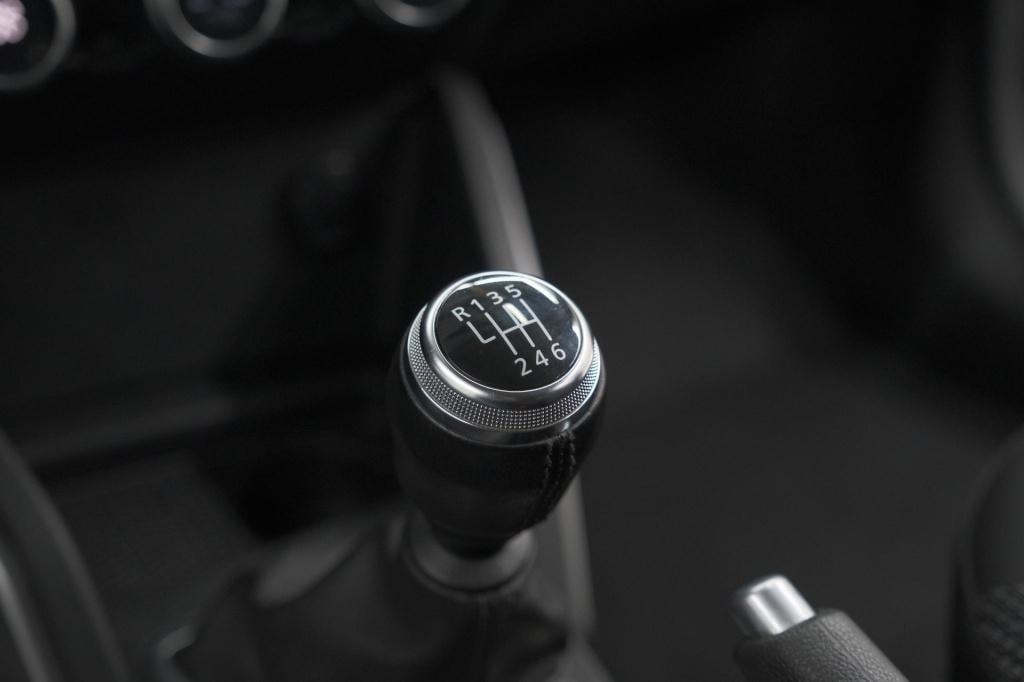 Dacia Duster tce 130 tech road | 360 camera | dodehoekdetectie | apple carp