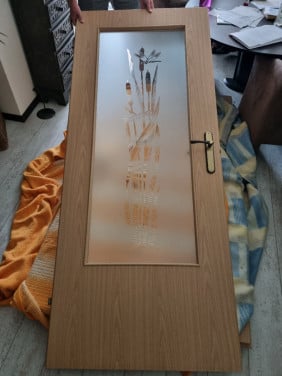 4x luxe houten opdekdeur met 1x glas totaalprijs € 30,-